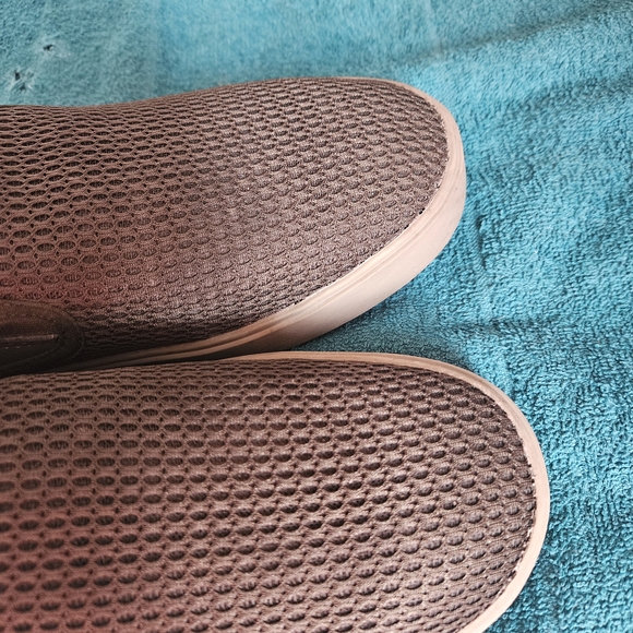 OluKai Men's Lae'ahi slip-on sneakers Size 9 - Picture 6 of 11